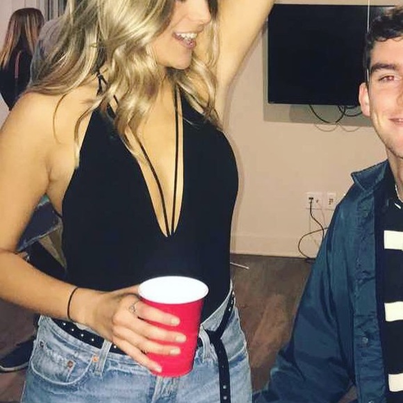 Urban Outfitters Strappy Plunge Bodysuit - Picture 4 of 4